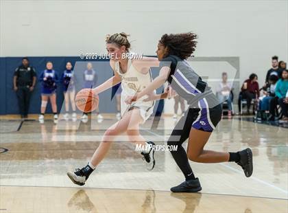 Thumbnail 3 in Ben Davis vs. Mt. Vernon (IHSAA 4A Regional 6 Championship) photogallery.