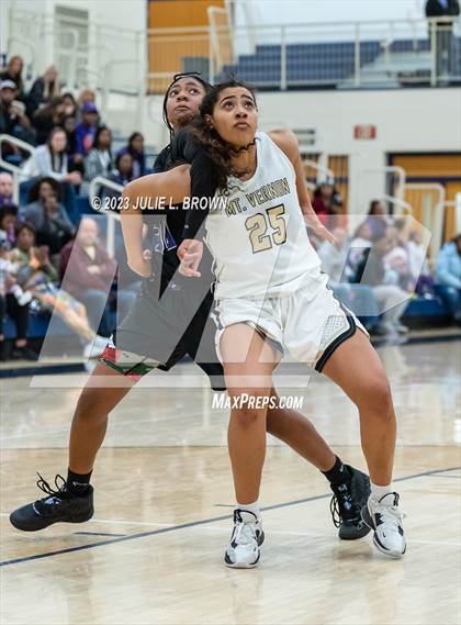 Thumbnail 1 in Ben Davis vs. Mt. Vernon (IHSAA 4A Regional 6 Championship) photogallery.