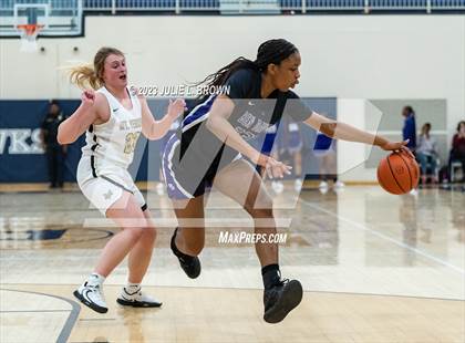 Thumbnail 3 in Ben Davis vs. Mt. Vernon (IHSAA 4A Regional 6 Championship) photogallery.