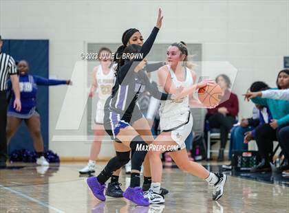 Thumbnail 1 in Ben Davis vs. Mt. Vernon (IHSAA 4A Regional 6 Championship) photogallery.
