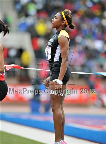 Thumbnail 2 in Penn Relays (4x100 Final) photogallery.