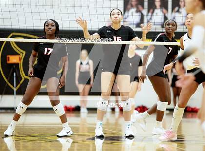 Thumbnail 1 in Martin vs Fossil Ridge photogallery.