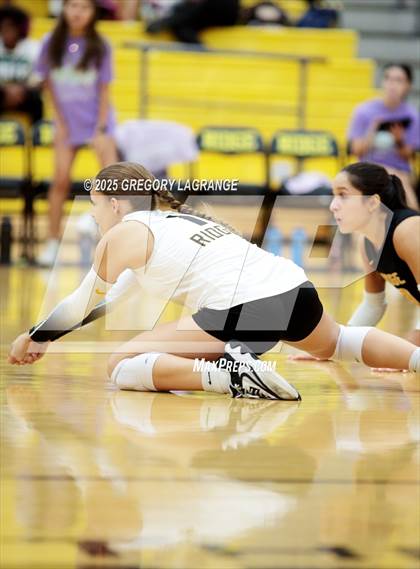 Thumbnail 3 in Martin vs Fossil Ridge photogallery.