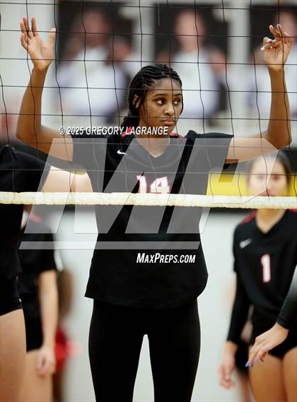 Thumbnail 3 in Martin vs Fossil Ridge photogallery.