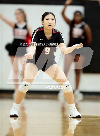 Thumbnail 3 in Martin vs Fossil Ridge photogallery.