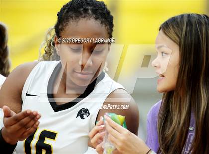 Thumbnail 2 in Martin vs Fossil Ridge photogallery.