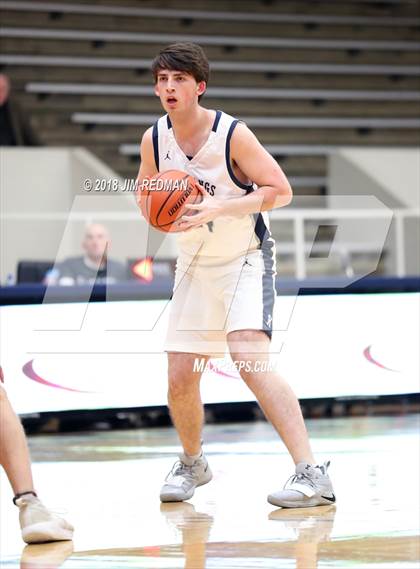 Thumbnail 2 in Conroe vs Kingwood (McDonald's Texas Invitational) photogallery.