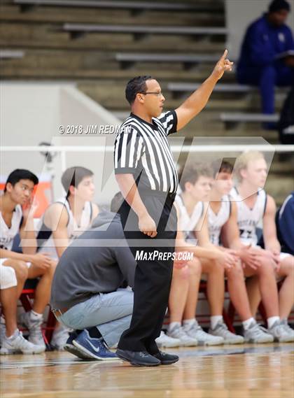 Thumbnail 3 in Conroe vs Kingwood (McDonald's Texas Invitational) photogallery.