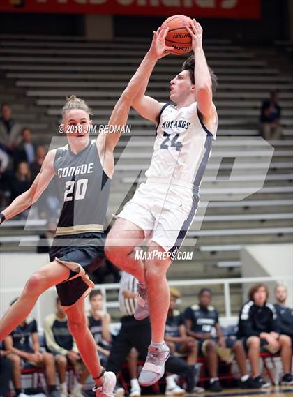 Thumbnail 3 in Conroe vs Kingwood (McDonald's Texas Invitational) photogallery.