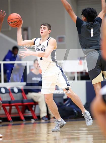 Thumbnail 3 in Conroe vs Kingwood (McDonald's Texas Invitational) photogallery.