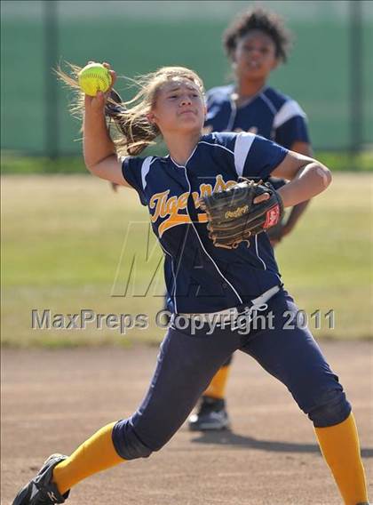 Thumbnail 3 in Pioneer @ Inderkum photogallery.