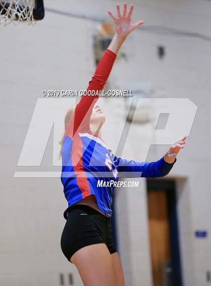 Thumbnail 2 in West Craven vs Swansboro (Joseph L. Beasley Spikefest) photogallery.