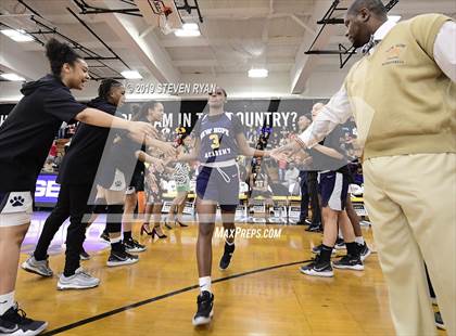 Thumbnail 3 in New Hope Academy vs. St. John's (GEICO National Tournament Final) photogallery.