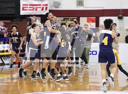 Thumbnail 2 in New Hope Academy vs. St. John's (GEICO National Tournament Final) photogallery.
