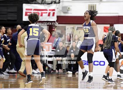 Thumbnail 2 in New Hope Academy vs. St. John's (GEICO National Tournament Final) photogallery.