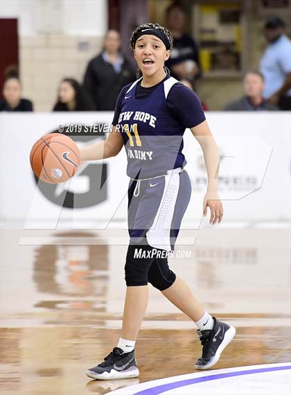 Thumbnail 2 in New Hope Academy vs. St. John's (GEICO National Tournament Final) photogallery.