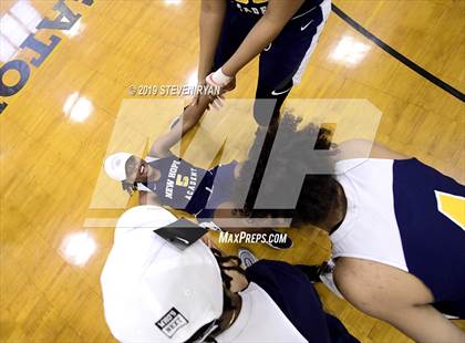 Thumbnail 2 in New Hope Academy vs. St. John's (GEICO National Tournament Final) photogallery.