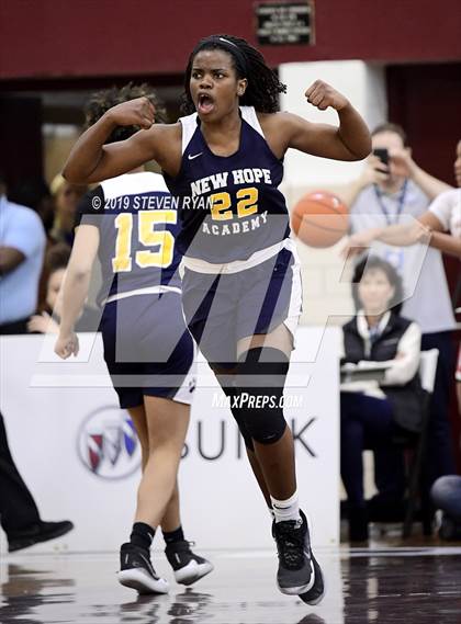 Thumbnail 3 in New Hope Academy vs. St. John's (GEICO National Tournament Final) photogallery.