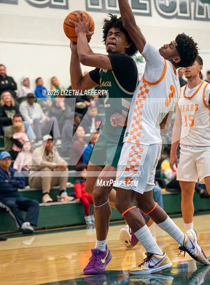Thumbnail 3 in Poly vs Moreau Catholic (MLK Classic) photogallery.
