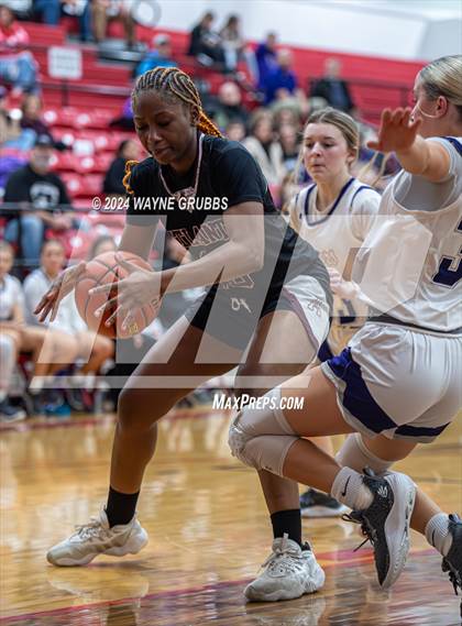 Thumbnail 3 in Mount Vernon vs. Atlanta (UIL 3A Bi-District Playoff) photogallery.