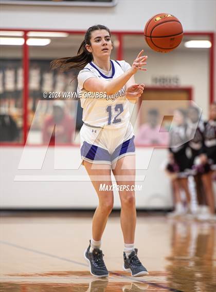Thumbnail 2 in Mount Vernon vs. Atlanta (UIL 3A Bi-District Playoff) photogallery.