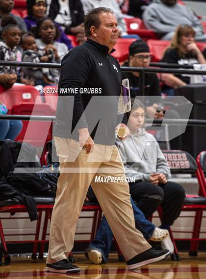Thumbnail 3 in Mount Vernon vs. Atlanta (UIL 3A Bi-District Playoff) photogallery.