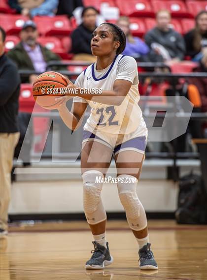 Thumbnail 2 in Mount Vernon vs. Atlanta (UIL 3A Bi-District Playoff) photogallery.
