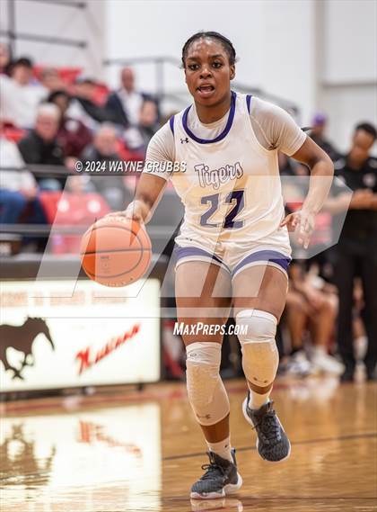 Thumbnail 1 in Mount Vernon vs. Atlanta (UIL 3A Bi-District Playoff) photogallery.
