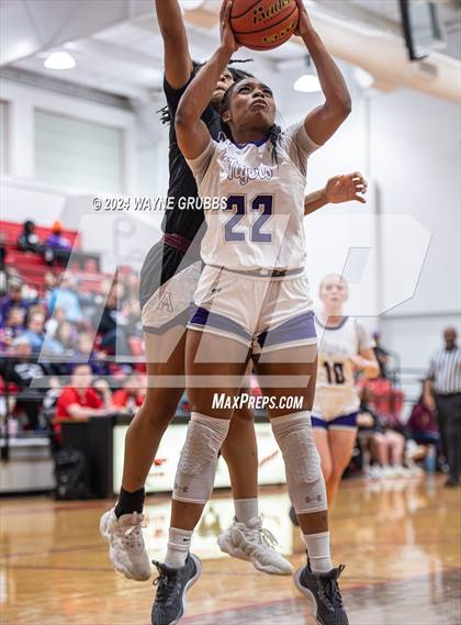 Thumbnail 1 in Mount Vernon vs. Atlanta (UIL 3A Bi-District Playoff) photogallery.