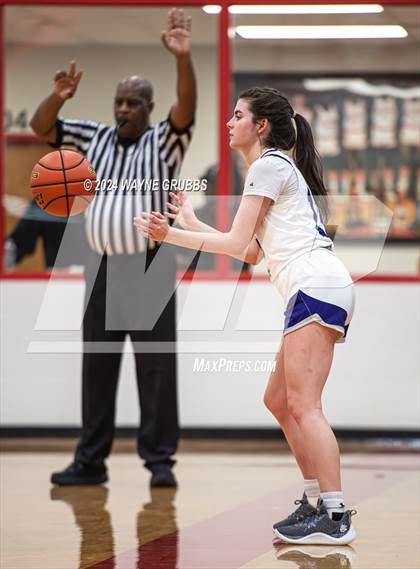Thumbnail 1 in Mount Vernon vs. Atlanta (UIL 3A Bi-District Playoff) photogallery.