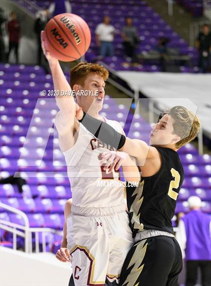Thumbnail 1 in Cedar vs. Desert Hills (UHSAA 4A Quarterfinal) photogallery.