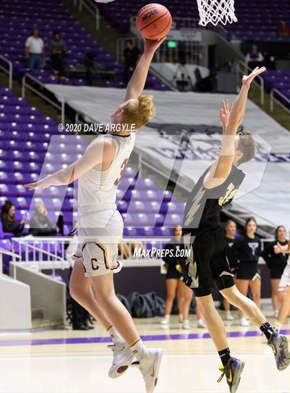 Thumbnail 1 in Cedar vs. Desert Hills (UHSAA 4A Quarterfinal) photogallery.