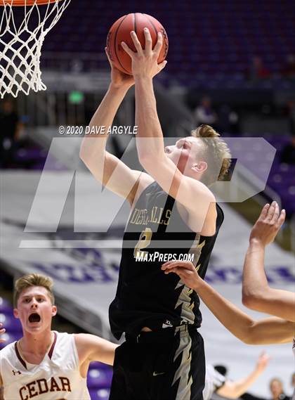 Thumbnail 1 in Cedar vs. Desert Hills (UHSAA 4A Quarterfinal) photogallery.