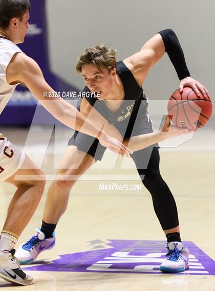 Thumbnail 1 in Cedar vs. Desert Hills (UHSAA 4A Quarterfinal) photogallery.