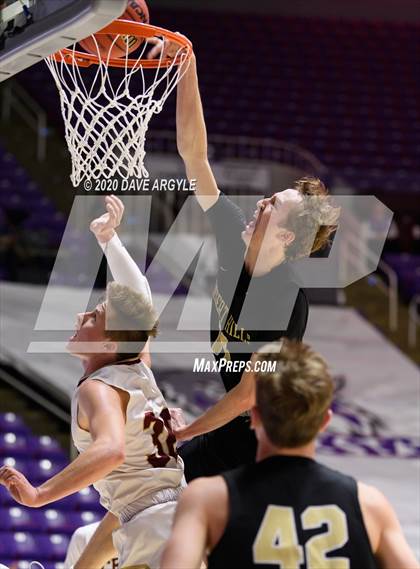 Thumbnail 3 in Cedar vs. Desert Hills (UHSAA 4A Quarterfinal) photogallery.