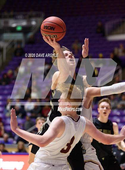 Thumbnail 1 in Cedar vs. Desert Hills (UHSAA 4A Quarterfinal) photogallery.