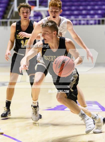 Thumbnail 1 in Cedar vs. Desert Hills (UHSAA 4A Quarterfinal) photogallery.