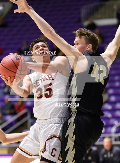 Thumbnail 1 in Cedar vs. Desert Hills (UHSAA 4A Quarterfinal) photogallery.