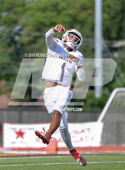 Thumbnail 3 in Bishop Dunne vs. DeSoto photogallery.