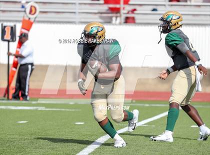 Thumbnail 3 in Bishop Dunne vs. DeSoto photogallery.
