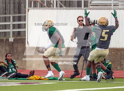 Thumbnail 3 in Bishop Dunne vs. DeSoto photogallery.