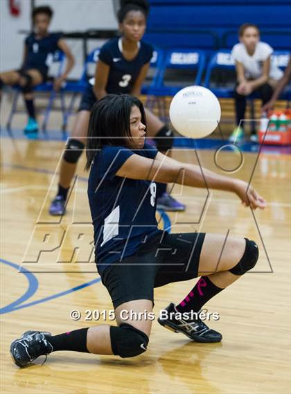 Thumbnail 1 in Sylvan Hills vs. Fair photogallery.