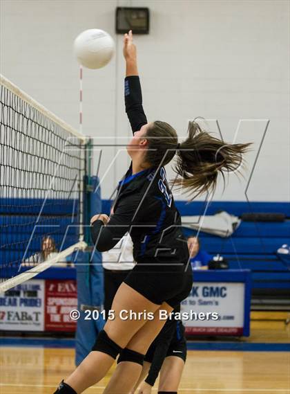 Thumbnail 3 in Sylvan Hills vs. Fair photogallery.