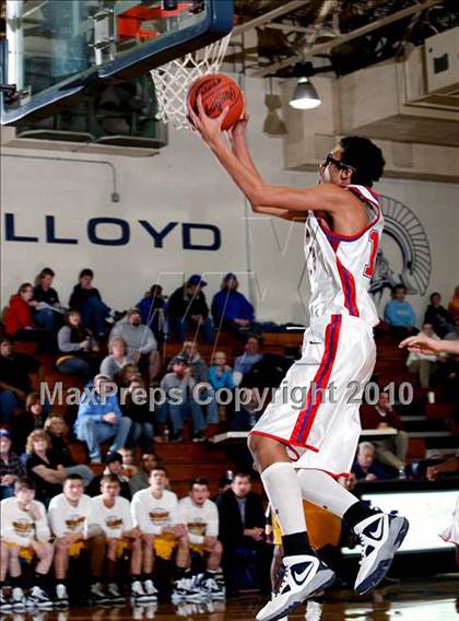 Thumbnail 2 in Holmes vs. Spencer County (Lloyd Memorial Tournament) photogallery.