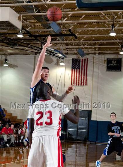 Thumbnail 3 in Holmes vs. Spencer County (Lloyd Memorial Tournament) photogallery.
