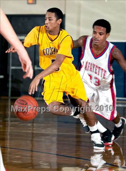 Thumbnail 3 in Holmes vs. Spencer County (Lloyd Memorial Tournament) photogallery.