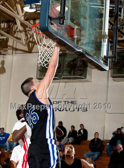 Thumbnail 3 in Holmes vs. Spencer County (Lloyd Memorial Tournament) photogallery.