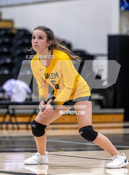 Thumbnail 3 in Salem vs Quitman (Salem Volleyball Tournament) photogallery.