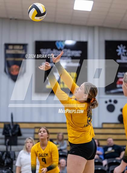 Thumbnail 3 in Salem vs Quitman (Salem Volleyball Tournament) photogallery.