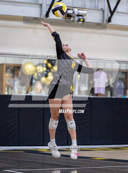 Thumbnail 1 in Salem vs Quitman (Salem Volleyball Tournament) photogallery.